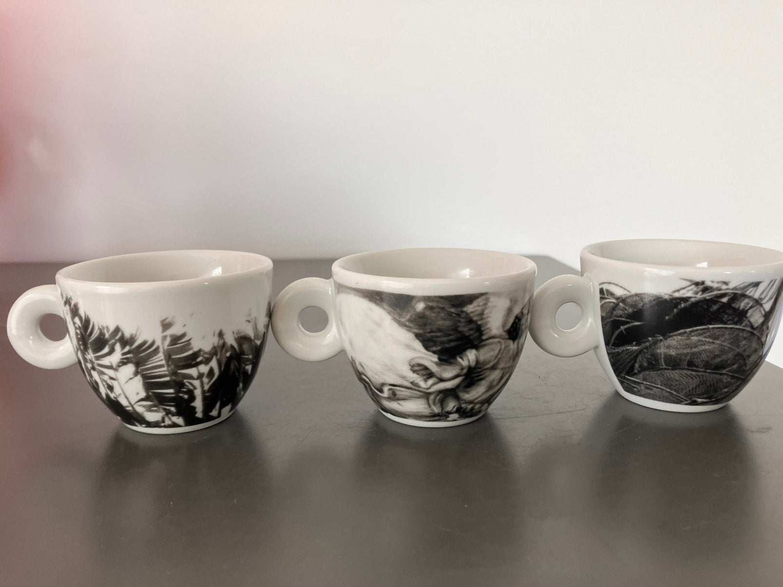 ILLY espresso kopjes en schotels, Ophalen of Verzenden, Porselein, Overige stijlen, Kop(pen) en/of Schotel(s)