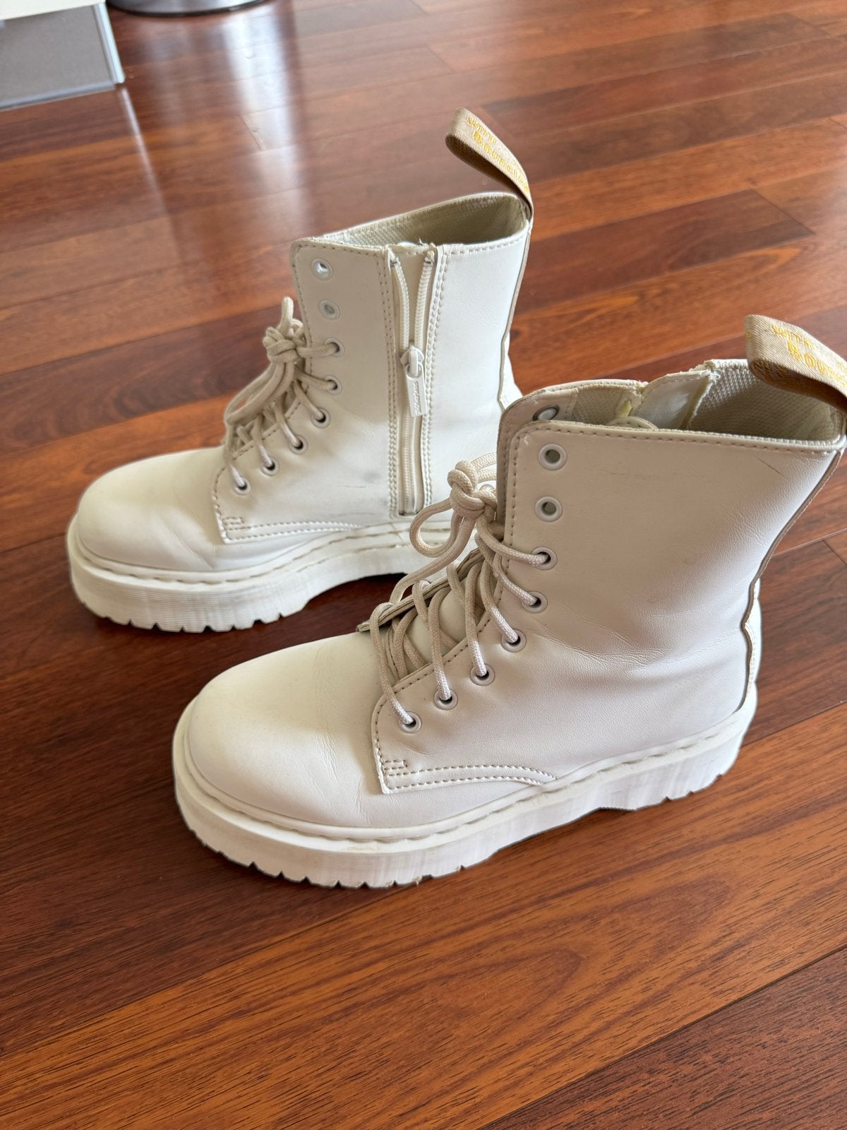 Dr. Martens Jadon Max Boots - Crème maat 40, Ophalen of Verzenden, Gedragen, Wit, Lage of Enkellaarzen