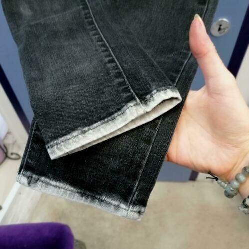 Levis Demi Curve Modern Rise Skinny zwart grijs mt 26 36376, ., Zwart, Ophalen of Verzenden, Zo goed als nieuw