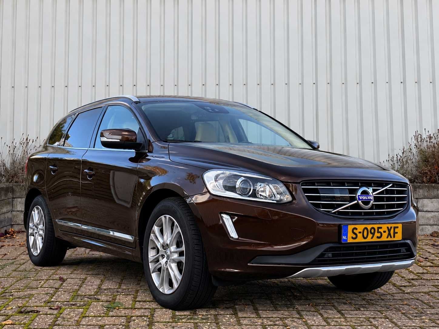 Volvo - 2013 - XC60 - 3.0 T6 R-Design - Personenauto, Auto's, Euro 5, Gebruikt, XC60, 102 €/maand