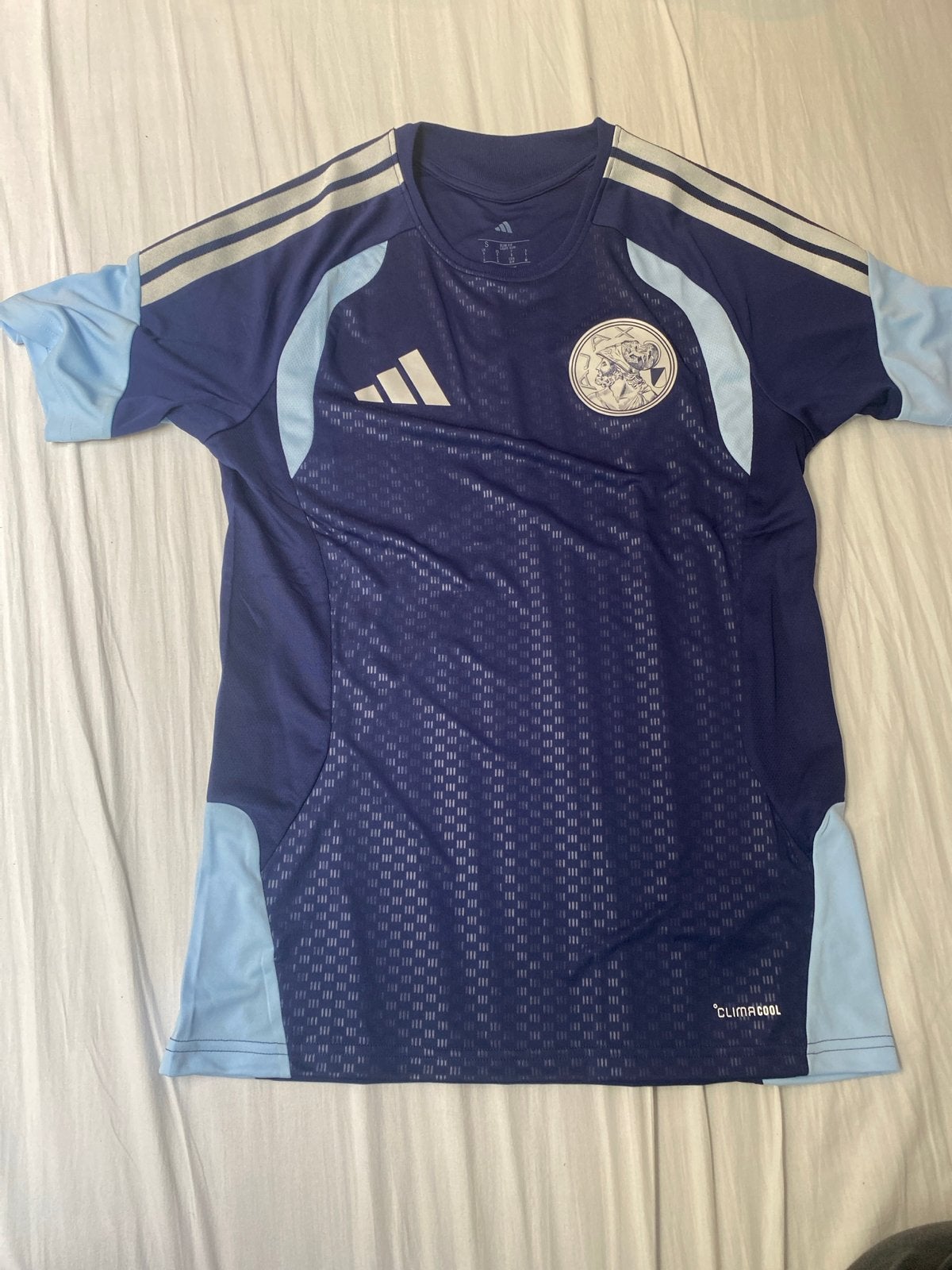 Adidas Ajax Trainingsshirt Blauw Maat S Nieuw met kaartje, Blauw, Nieuw, Ophalen of Verzenden, Voetbal