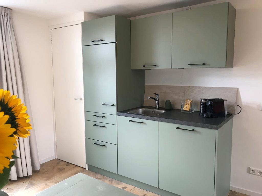 Schueller groene keuken, Ophalen, Dubbelwandige keuken, Zo goed als nieuw, Kunststof