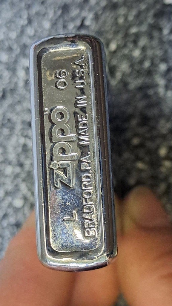 Zippo aansteker met motorrijder gravure, Onbekend, Ophalen of Verzenden, Onbekend, Onbekend