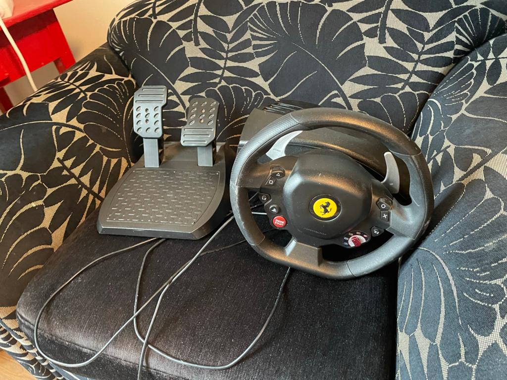 Thrustmaster t80 Ferrari racestuur met pedalen, Ophalen of Verzenden, Zo goed als nieuw
