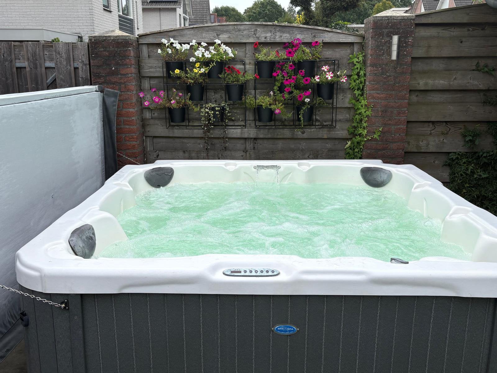 Dimension one @home Dream jacuzzi/spa/bubbelbad, Ophalen, Zo goed als nieuw, Filter