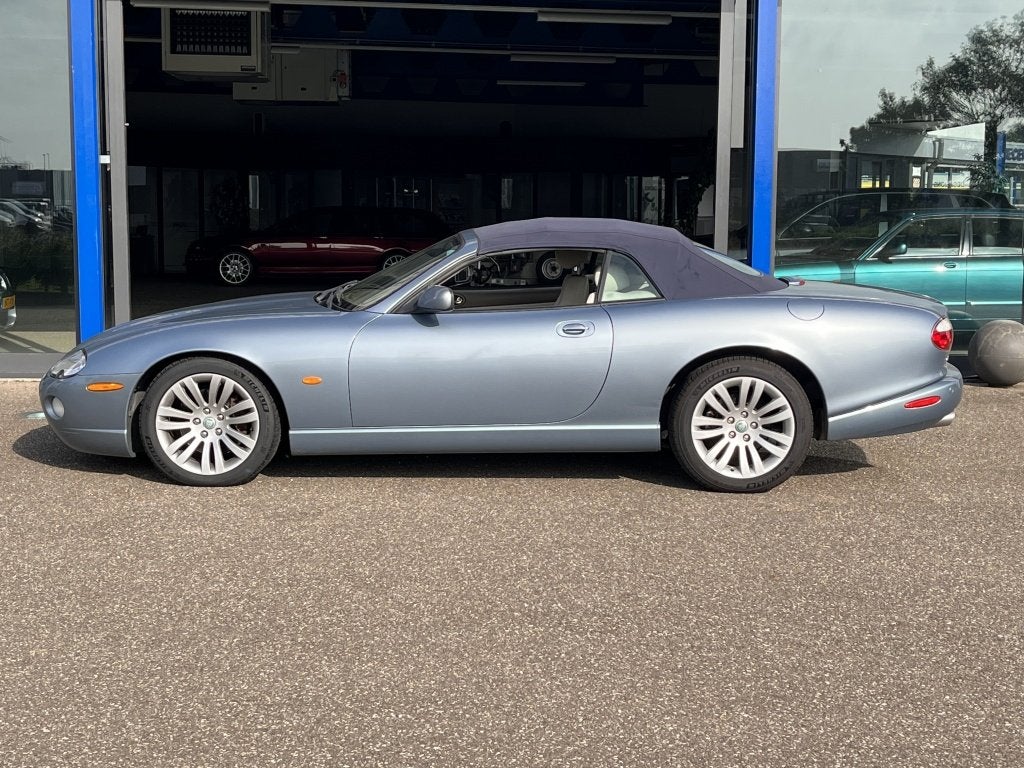 Jaguar XK8 4.0 V8 Cabriolet (bj 2005, automaat), Auto's, Automaat, Cabriolet, Leder, Automatische klimaatregeling