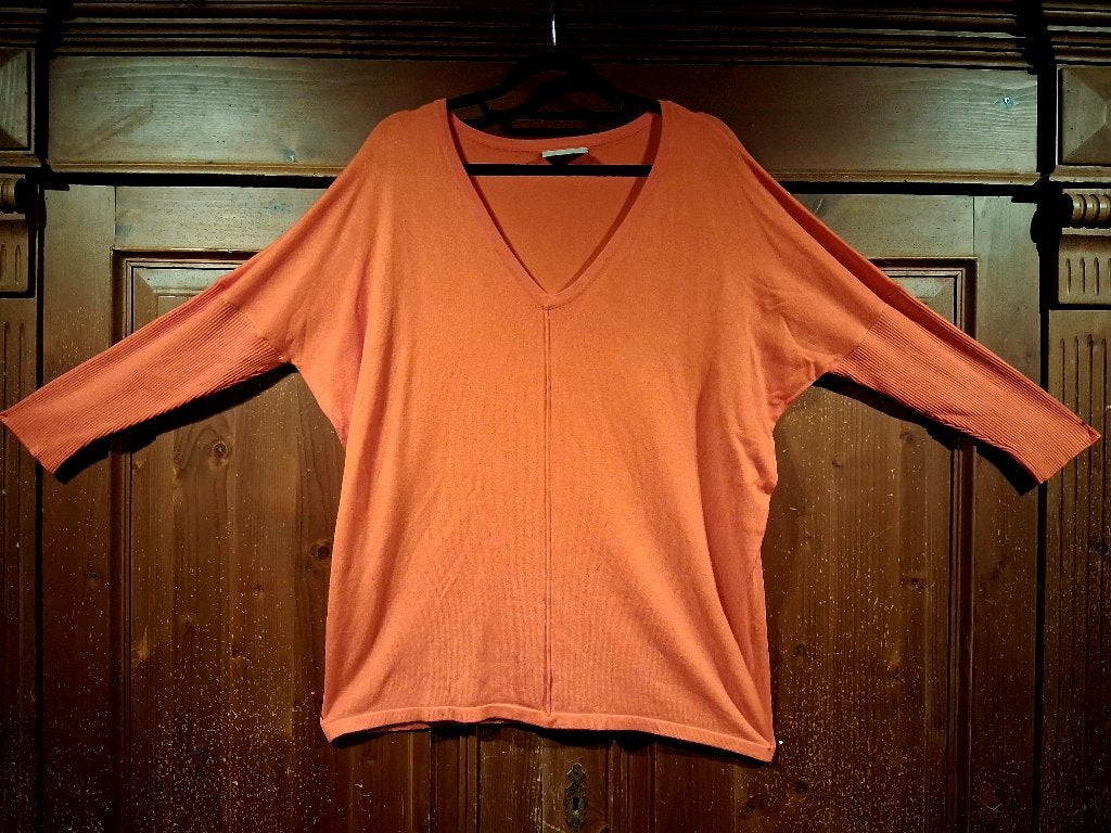 Oranje v-hals trui M FreeQuent, Kleding | Dames, Ophalen of Verzenden, Zo goed als nieuw, Maat 38/40 (M), Oranje