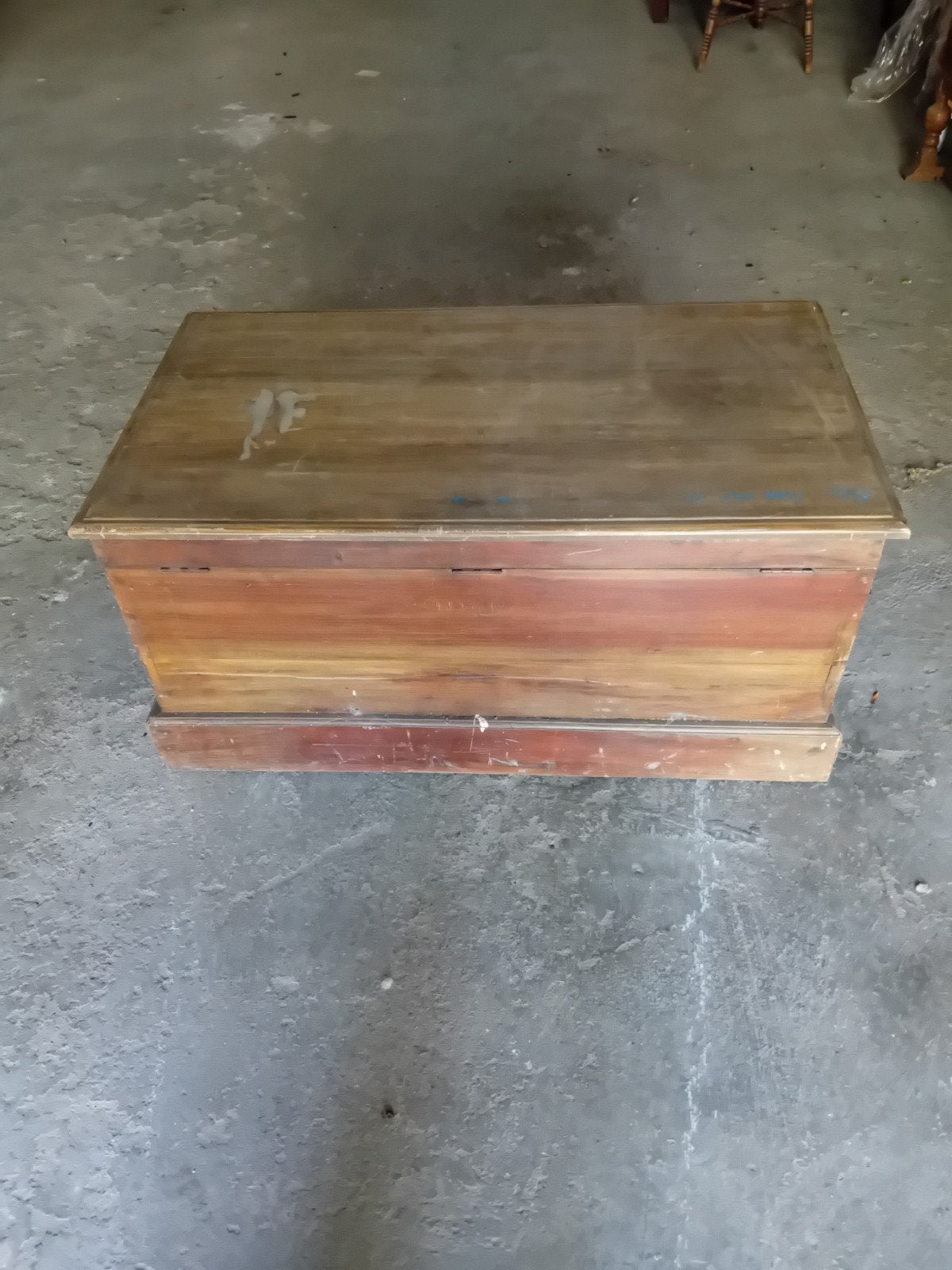 Oude houten kist met ijzeren handvatten - 120x60cm, Huis en Inrichting, Overige houtsoorten, Gebruikt, 100 tot 150 cm, Ophalen of Verzenden