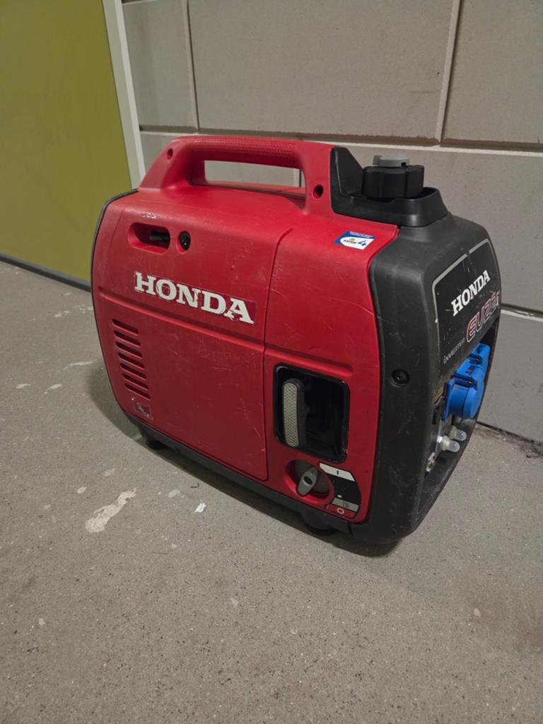 Honda EU22i Aggregaat generator - Stil en Krachtig, Ophalen of Verzenden, Gebruikt, Minder dan 5 kVA, Benzine