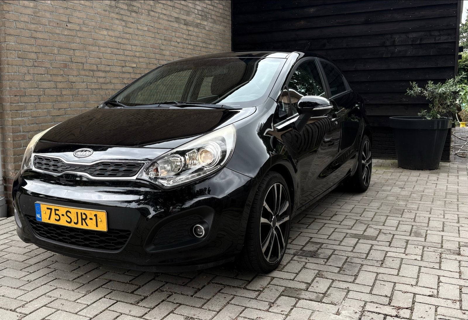 Kia Rio 1.2 I 5DRS keyless/apple carplay/cruise control, Auto's, Kia, 450 kg, 40 €/maand, 4 cilinders, Zwart