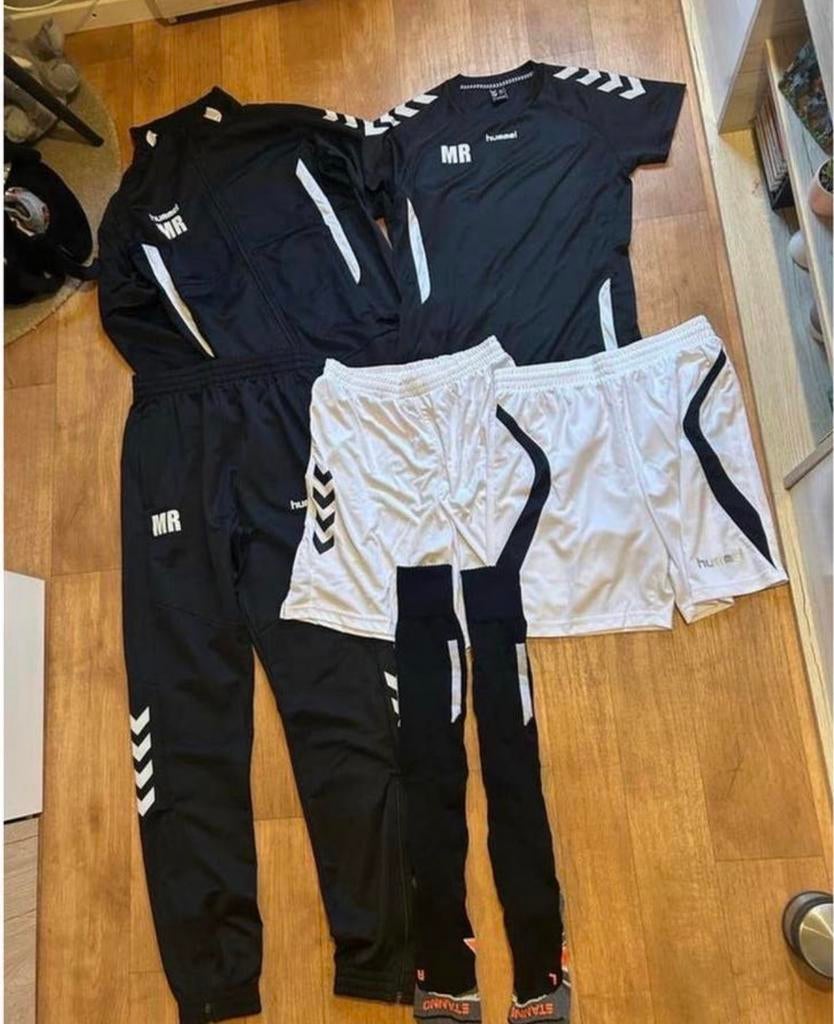 Hummel sportkleding set (trainingspak, shirt, shorts, sokken, Set, Ophalen of Verzenden, Zo goed als nieuw, Maat S