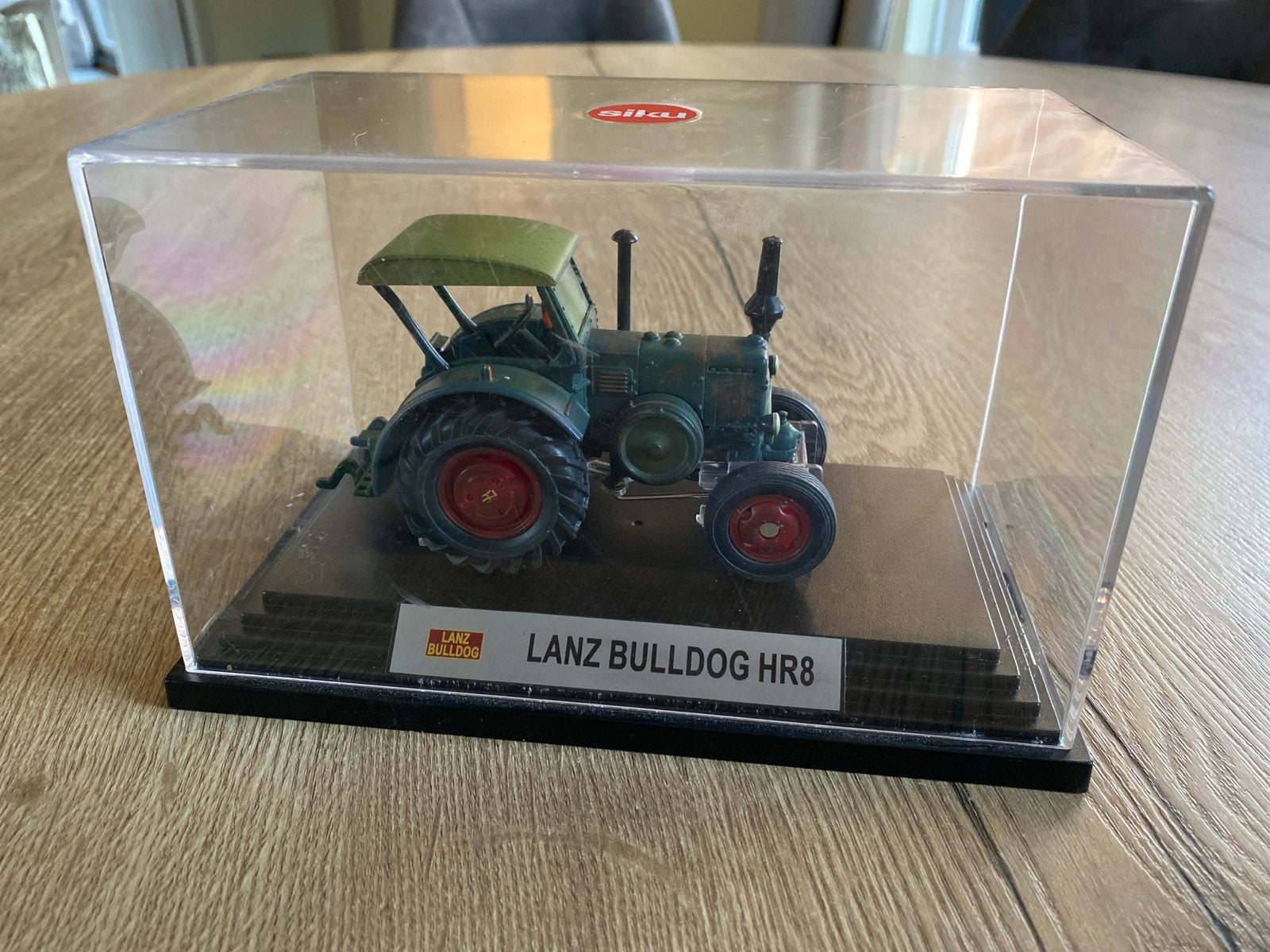 Siku Lanz Bulldog HR8 schaalmodel met vitrine, Overige merken, 1:32 tot 1:50, Overige typen, Ophalen of Verzenden