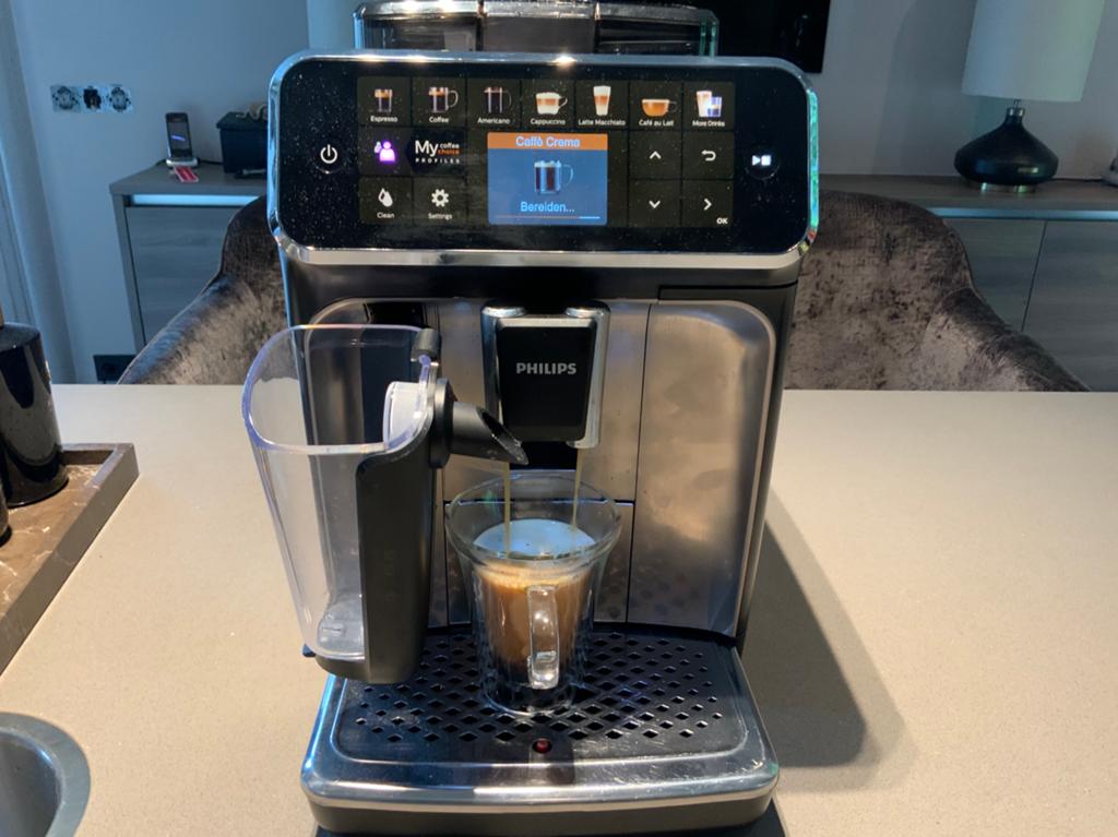 Philips Latte Go series 5400 EP5447 Espressomachine, Afneembaar waterreservoir, Gebruikt, Espresso apparaat, 10 kopjes of meer
