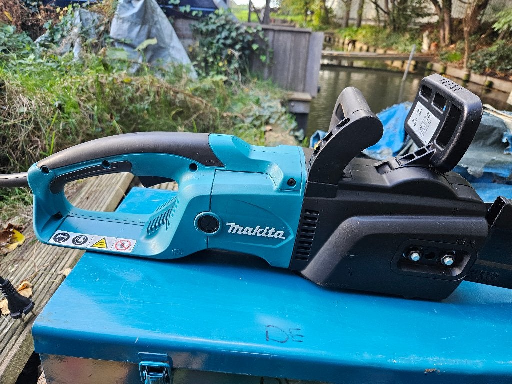 Makita kettingzaag, Ophalen of Verzenden, Zo goed als nieuw, Makita