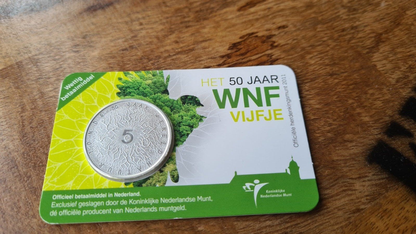 Het 50 jaar WNF Vijfje officiële herdenkingsmunt 2011, Postzegels en Munten, Munten | Nederland, Ophalen of Verzenden, Koningin Beatrix