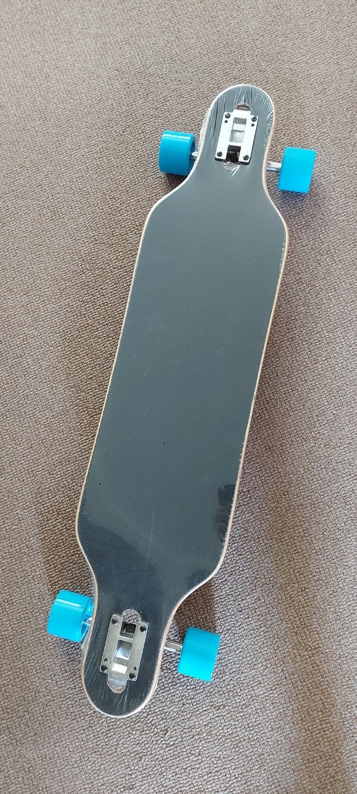 Gloednieuw longboard, compleet nieuw met verpakking!, Sport en Fitness, Skateboarden, Ophalen of Verzenden, Nieuw, Skateboard