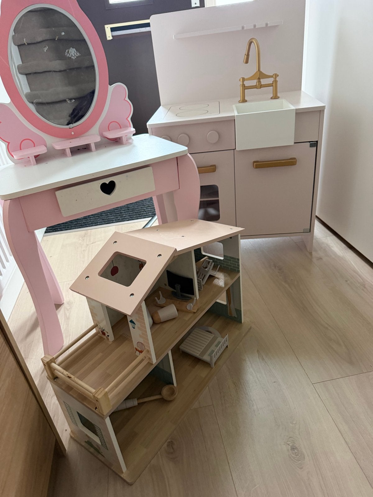 Speelset: Kaptafel, Keuken en Poppenhuis, Ophalen of Verzenden, Gebruikt, Meisje