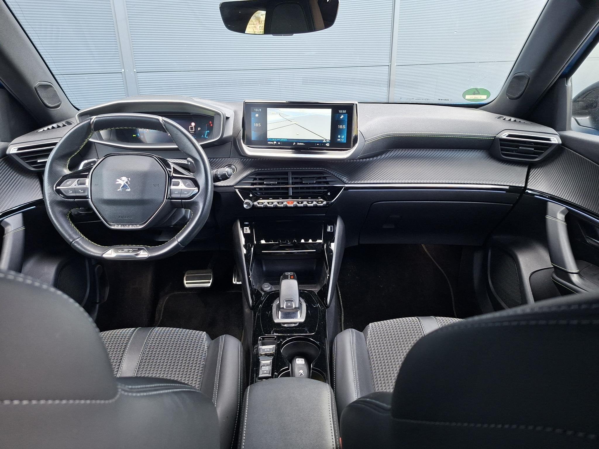 Peugeot 2008 1.2 PureTech GT | Automaat | Carplay | Adaptive, Gebruikt, Euro 6, 1199 cc, Blauw