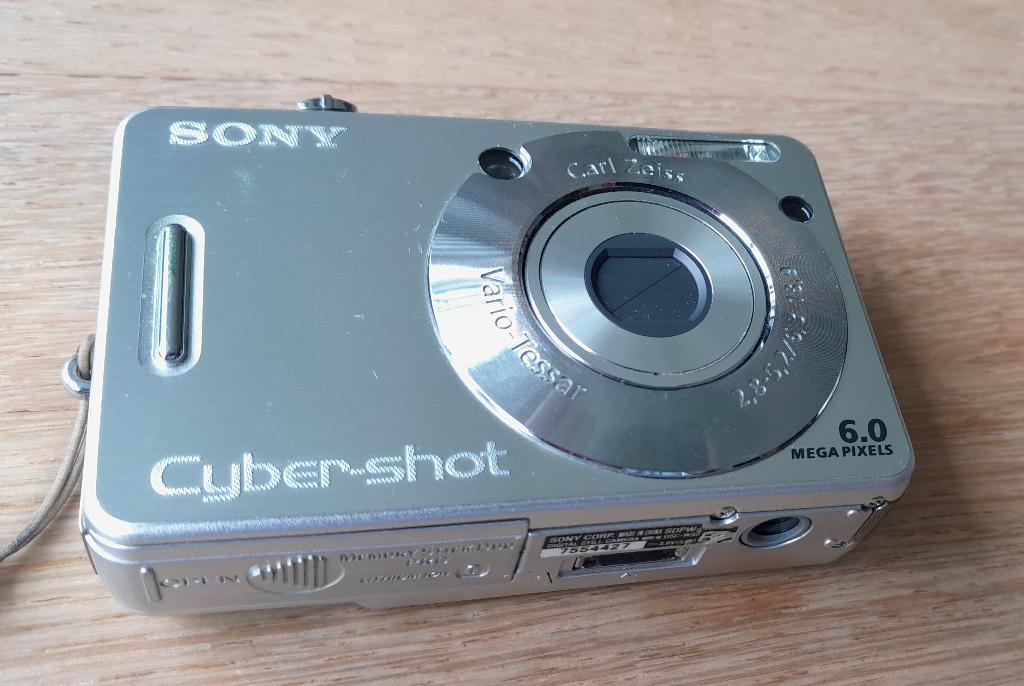 Sony Cyber-shot DSC-W50 Digitale Camera 6.0 MP, 3 x Zoom., Audio, Tv en Foto, Fotocamera's Digitaal, Gebruikt, Compact, Ophalen of Verzenden