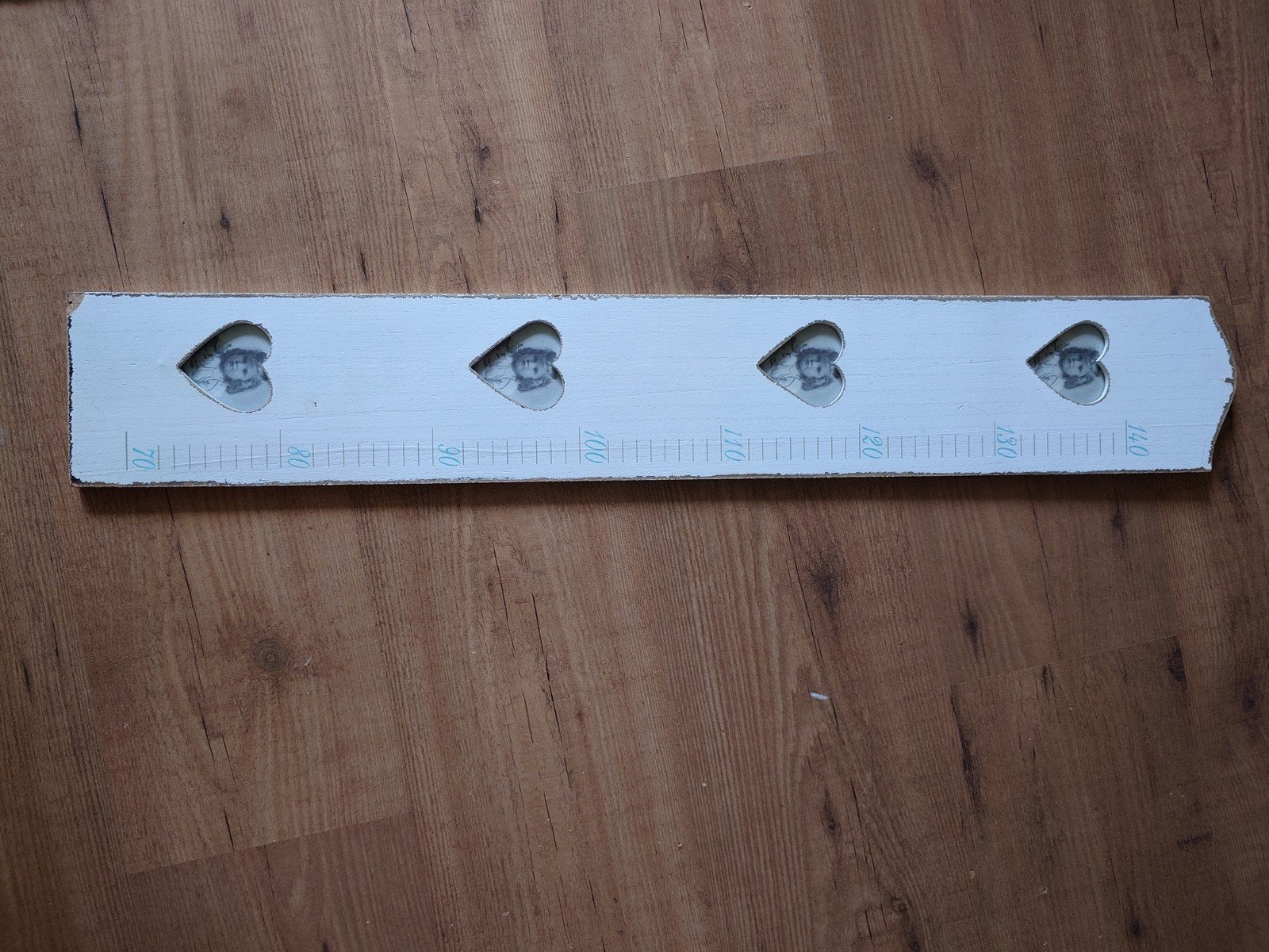 Houten groeimeter met fotolijstjes, Ophalen, Zo goed als nieuw