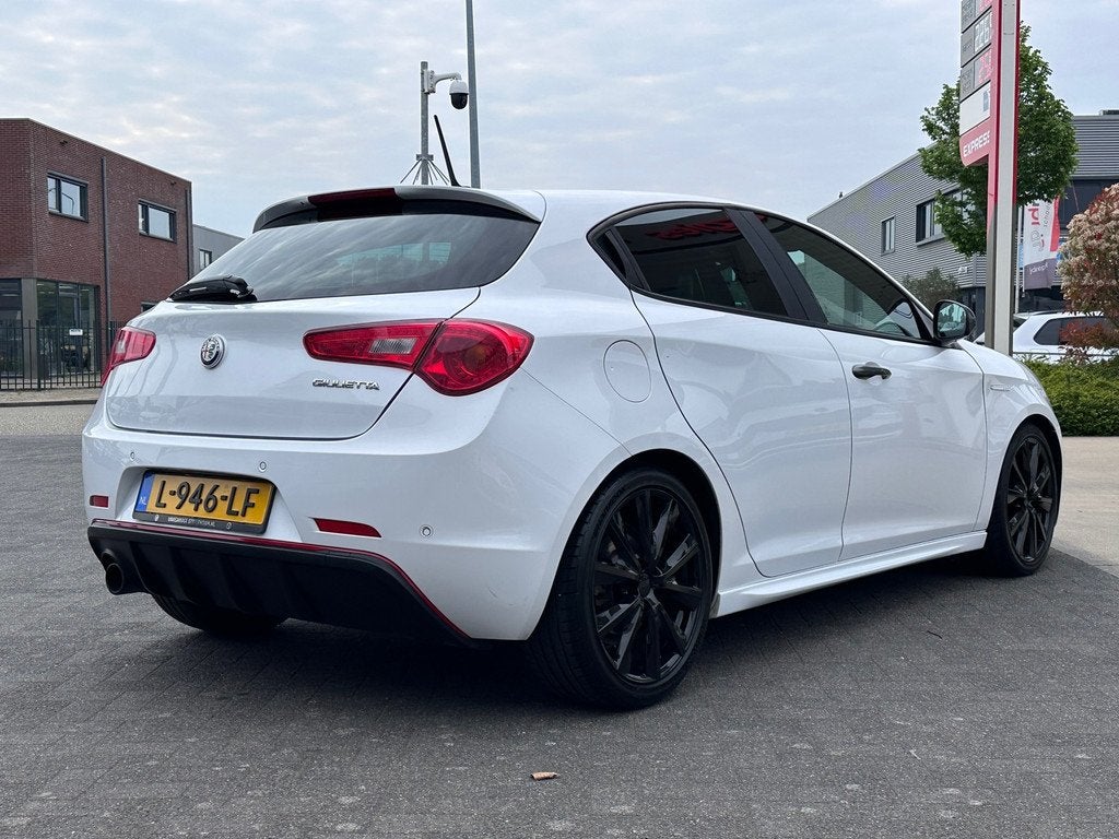 Alfa Romeo Giulietta 1.4 Turbo MultiAir Super|BOSE|Stoelverw, Auto's, Alfa Romeo, 4 cilinders, Automatische klimaatregeling, Wit