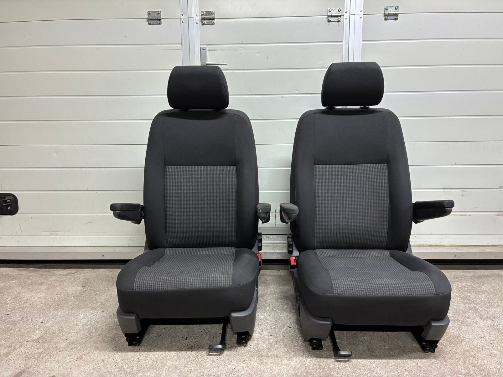 Foto 6 van Volkswagen Transporter T6 comfortstoelen DOUBLE GRID