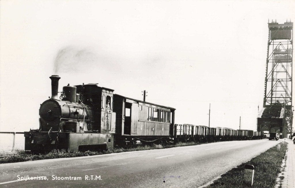 Spijkenisse Stoomtram RTM bij de brug ZR1469, Ophalen, 1960 tot 1980, Ongelopen, Zuid-Holland