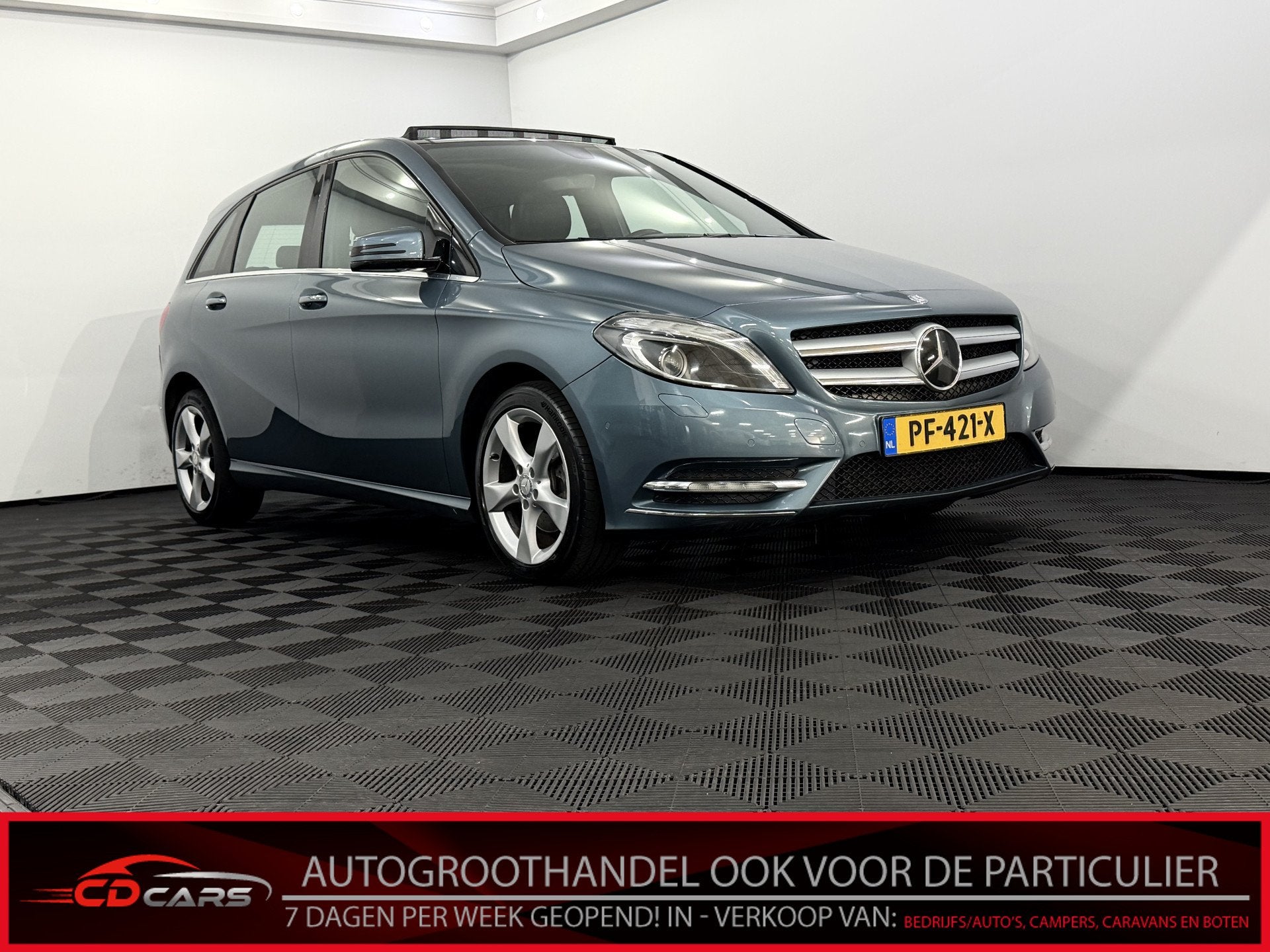 Mercedes-Benz B-Klasse 180 CDI Ambition Panoramadak, Leder,, Auto's, Voorwielaandrijving, Euro 5, Gebruikt, 4 cilinders