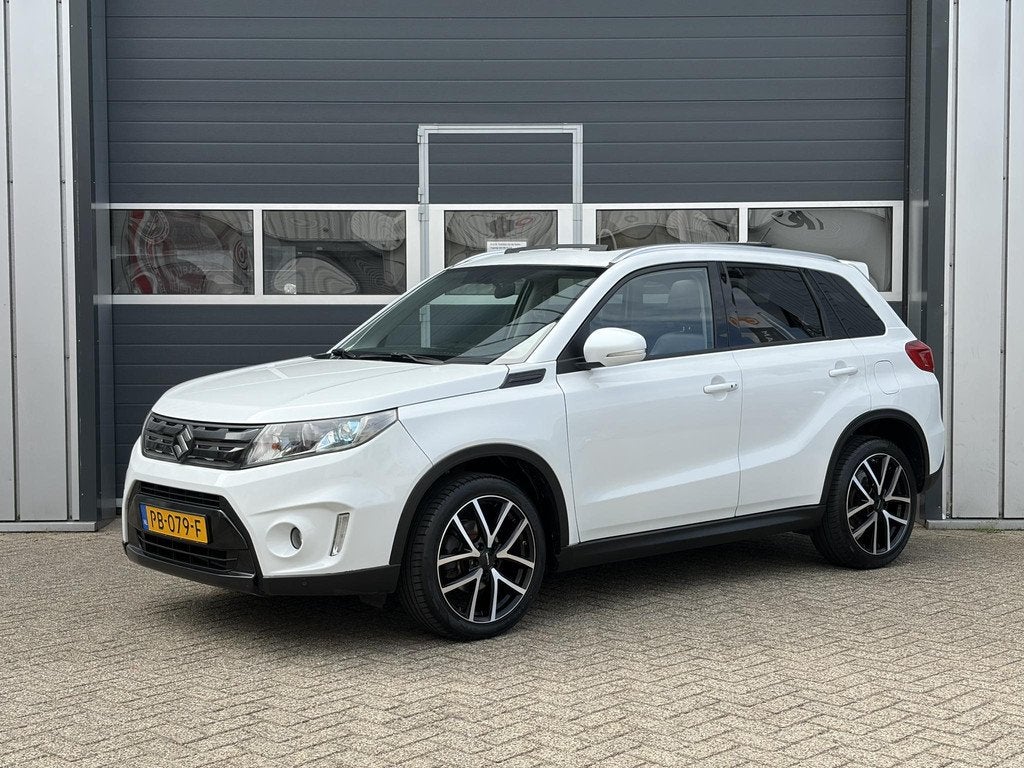 Suzuki Vitara 1.6 High Executive | Pano | LED | Keyless | St, Auto's, Gebruikt, Euro 6, 4 cilinders, 1095 kg