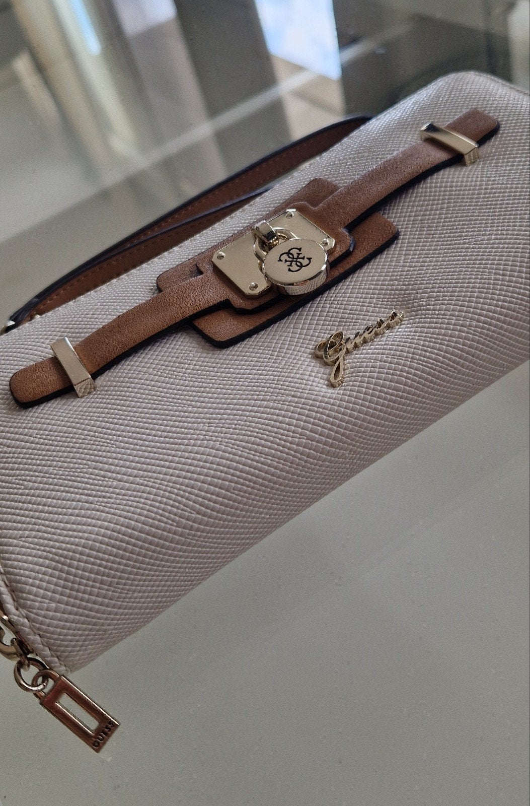 Guess nieuwe portemonnee met polsbandje, Ophalen, Nieuw, Beige, Guess