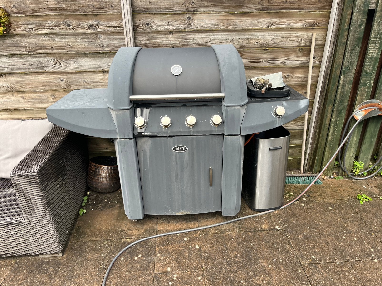 Boretti barbecue, Ophalen, Gebruikt