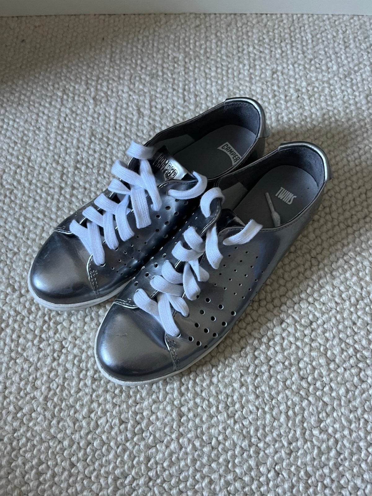 Camper Twins metallic sneakers maat 38, Kleding | Dames, Ophalen of Verzenden, Zo goed als nieuw, Grijs, Sneakers of Gympen