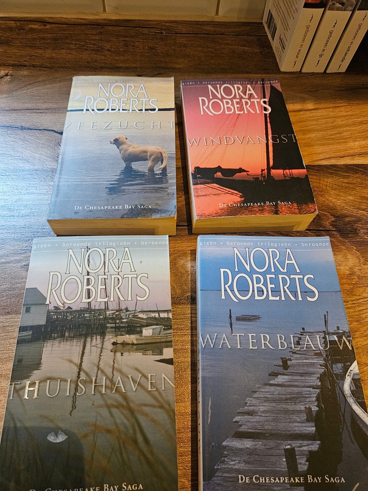 boeken Nora Roberts div series, Boeken, Ophalen of Verzenden, Zo goed als nieuw