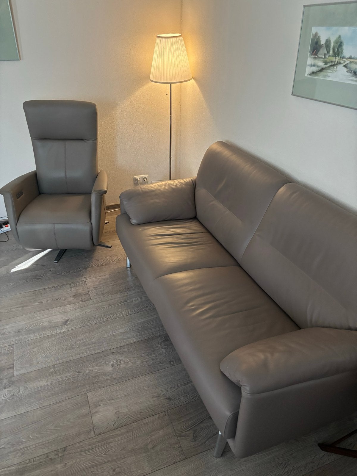 Leren bank en fauteuil - Zo goed als nieuw, Ophalen, LEOLUX, 150 tot 200 cm, Tweepersoons