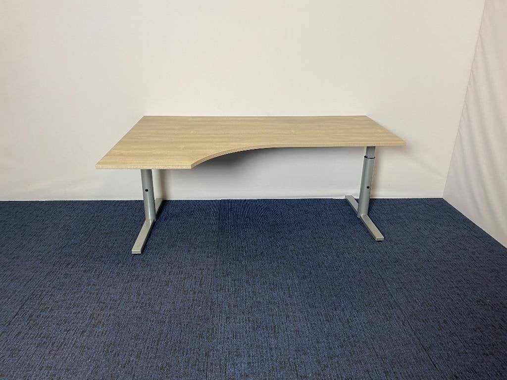 2 x Wingbureau Gispen TM (linksom), 180 x 120/80 cm.
