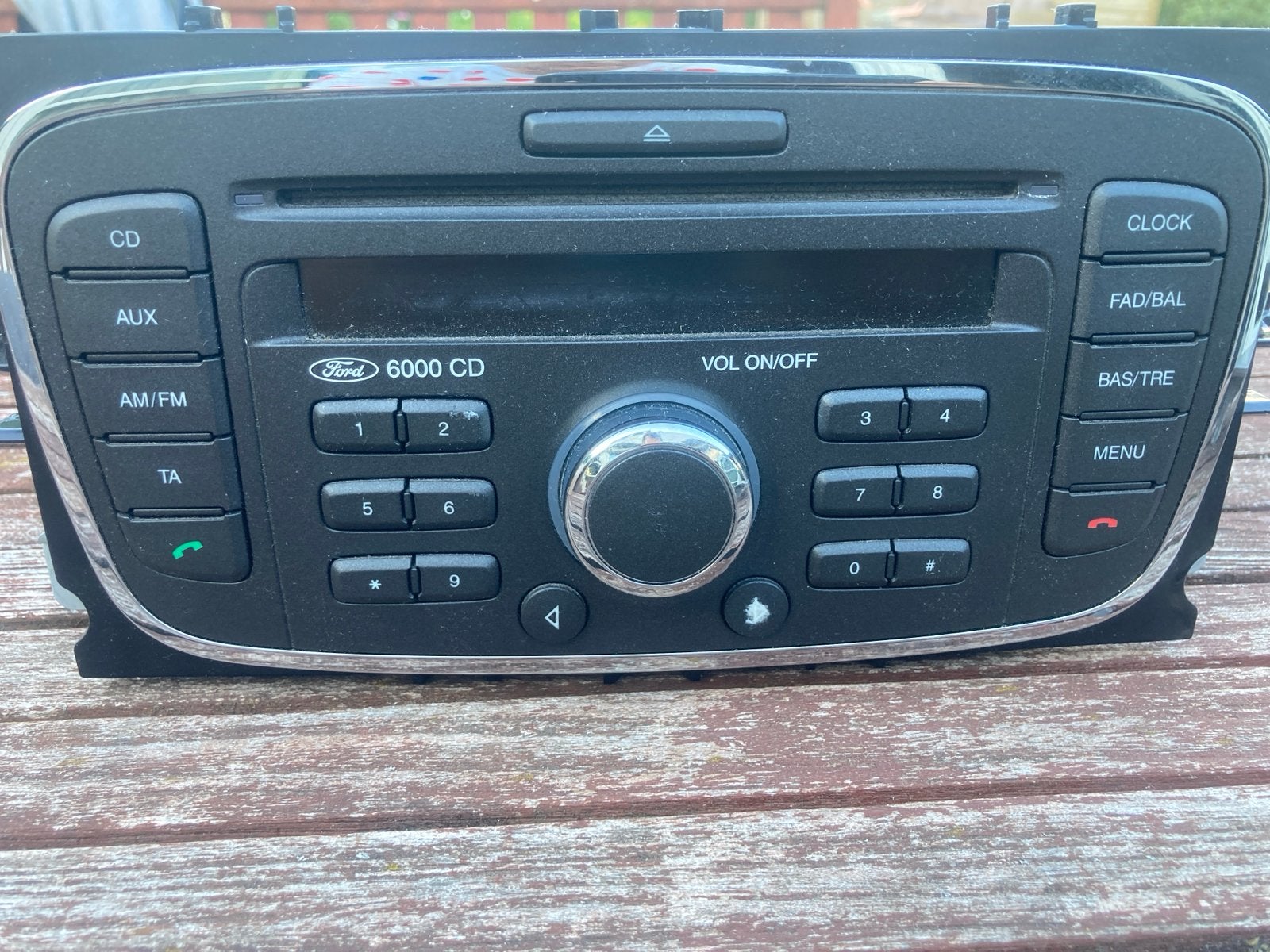 Ford 6000 CD Radio met AUX en Frontpaneel, Ophalen, Gebruikt