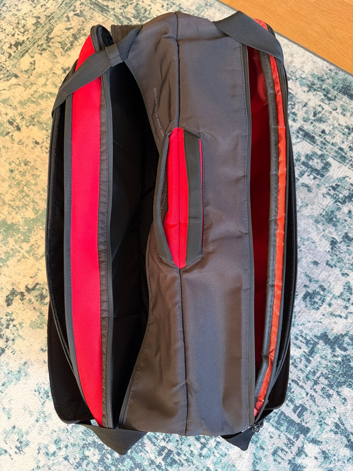 Wilson tennis tas rood/zwart - Zo goed als nieuw, Sport en Fitness, Ophalen, L00, Zo goed als nieuw, Wilson