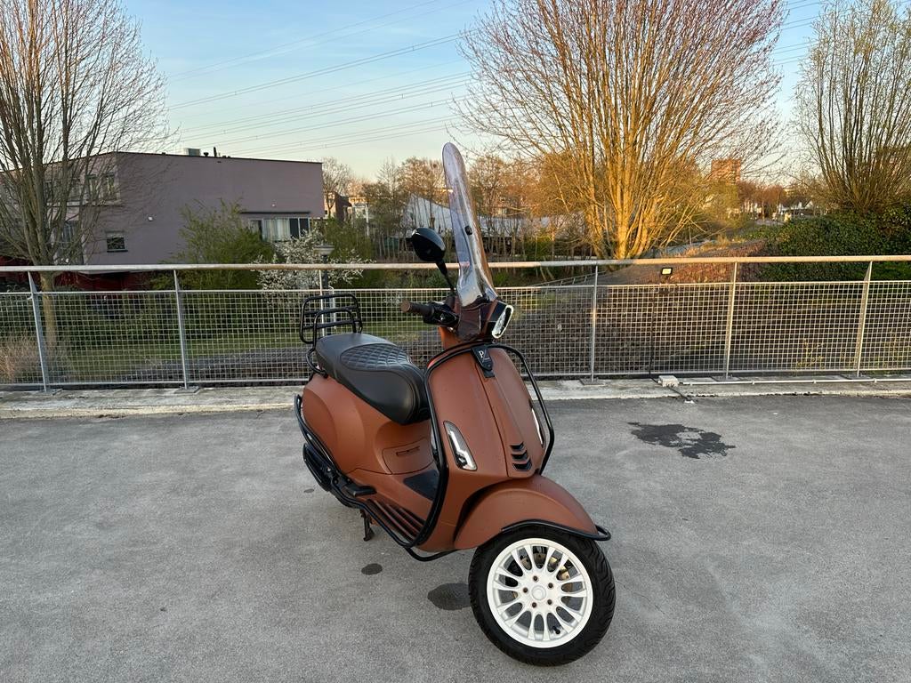 Vespa Sprint 2021 | 10.000 km| 1e eigenaar| Vespucci| Bruin, Ophalen, Gebruikt, Overige modellen, Maximaal 45 km/u