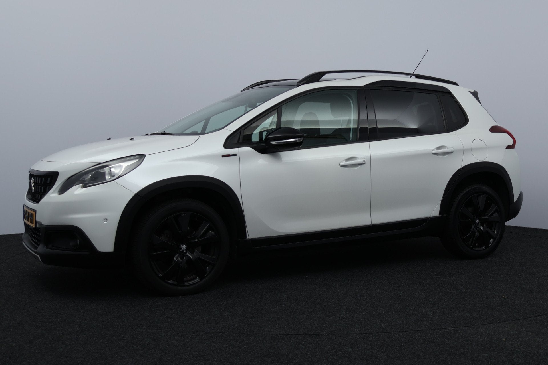 Peugeot 2008 1.2 PureTech Allure/ D-Riem Verv 100.000KM!/ Au, Euro 6, 1199 cc, Radio, 610 kg