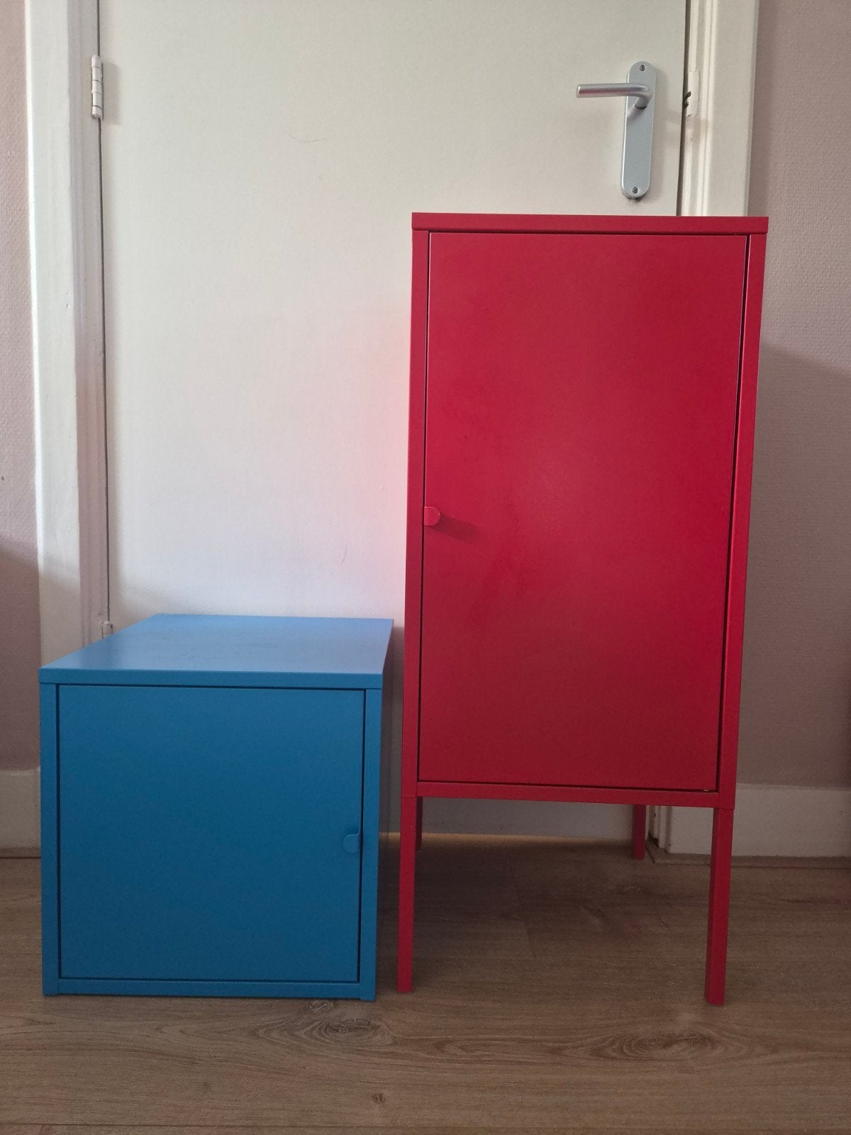 IKEA Lixhult Kastjes Rood en Blauw - Stalen Opbergkast, Ophalen, Gebruikt