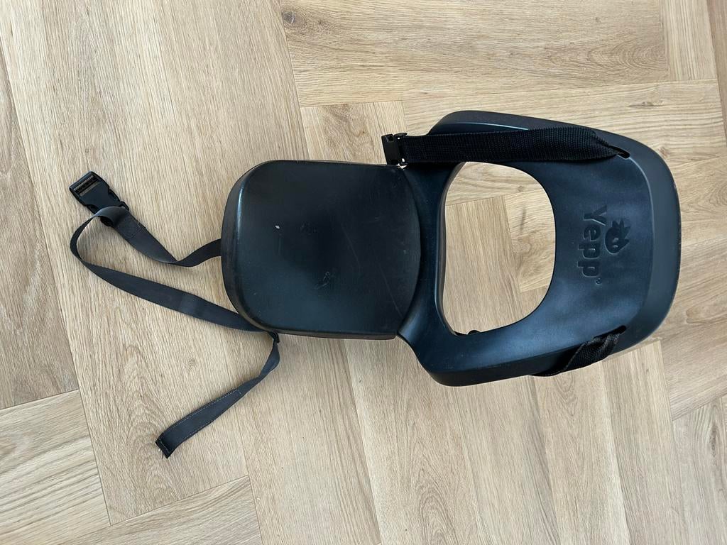 Zwart fietszitje Yepp, Fietsen en Brommers, Fietsaccessoires | Fietsstoeltjes, Ophalen, Gebruikt, 9 t/m 36 kg, Achterzitje