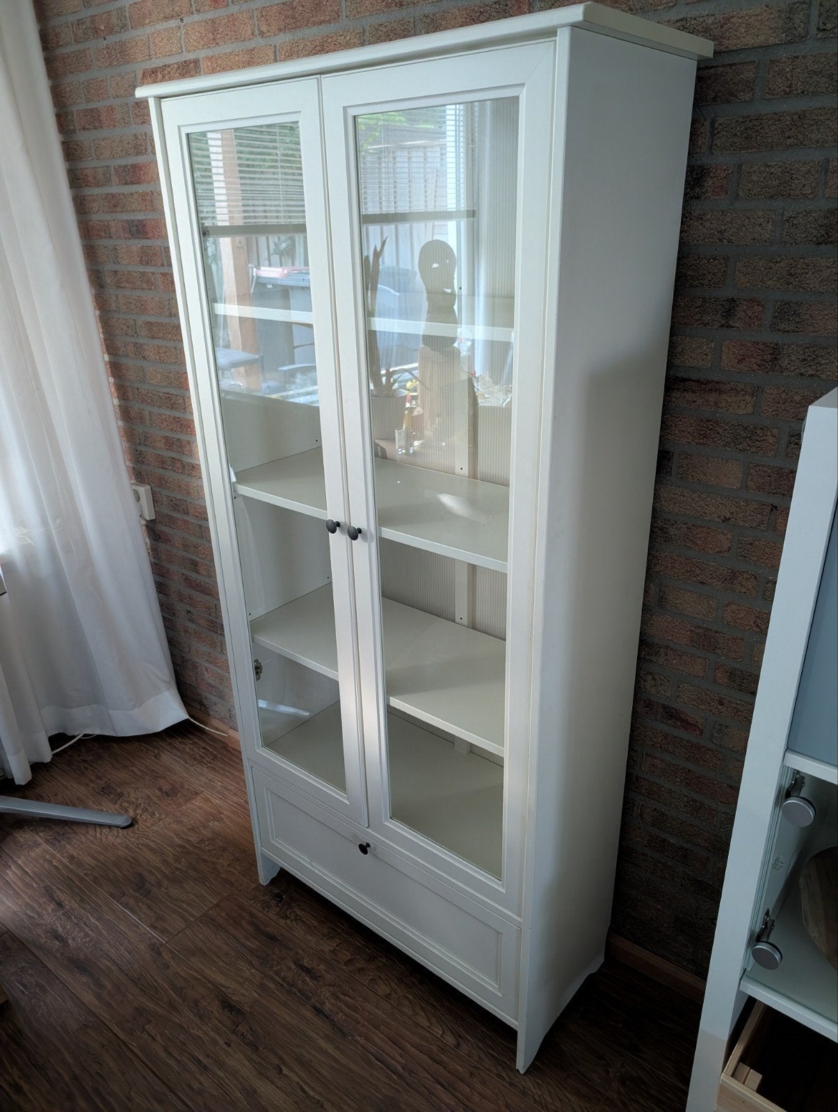 Witte kast met glazen deurtjes en lade, Ophalen, Gebruikt, Met deur(en), Glas