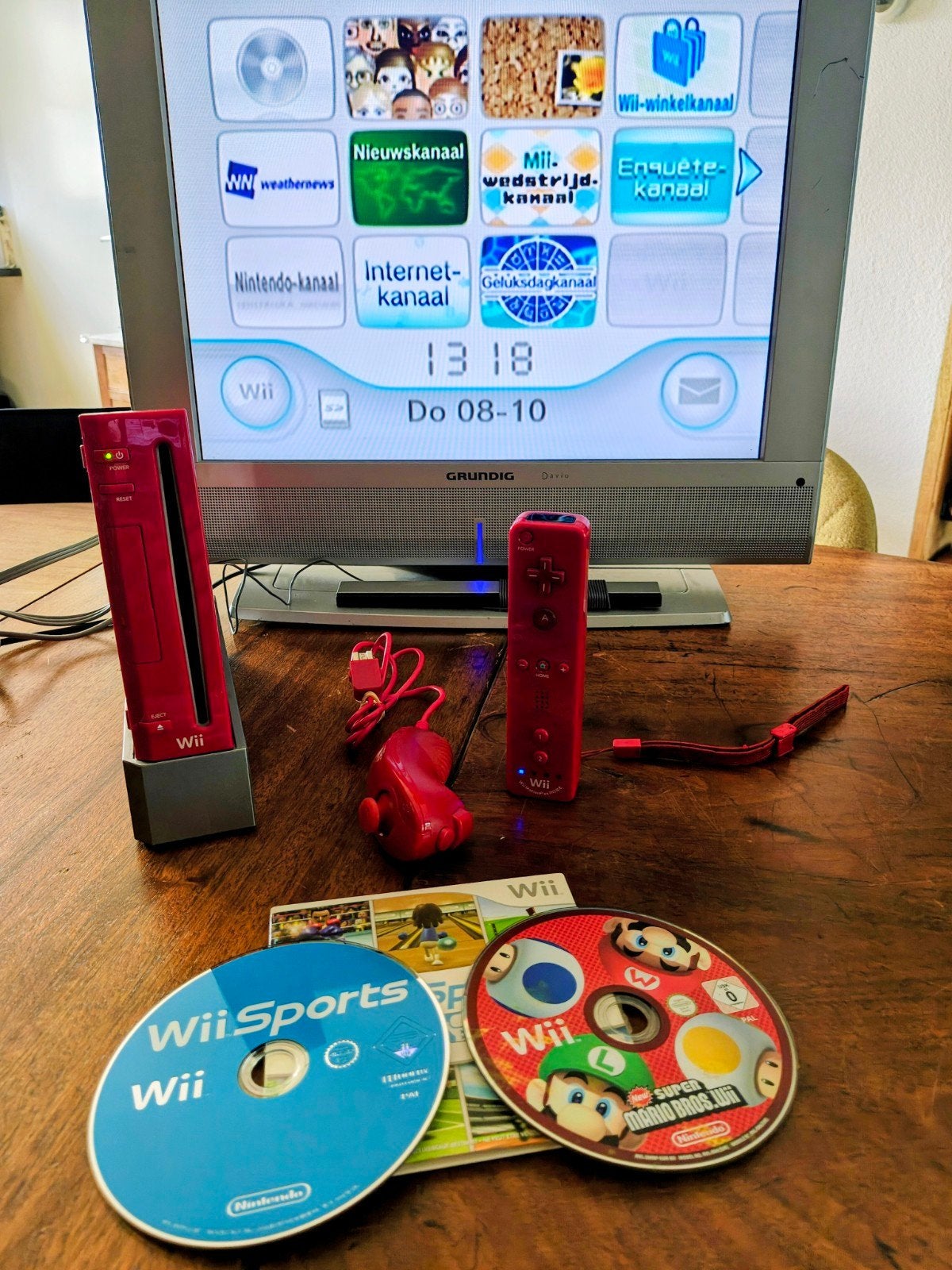 Nintendo Wii Rood. Advertentie Lezen AUB!!, Ophalen of Verzenden, Gebruikt, Met 1 controller, Met games