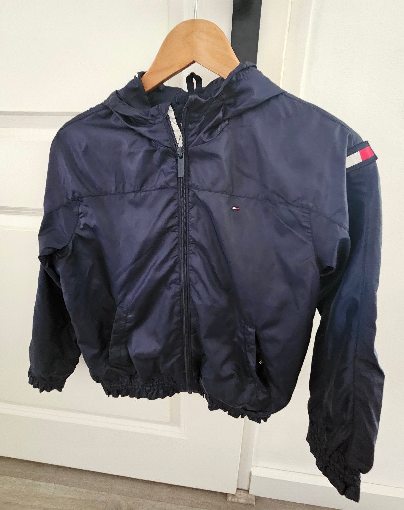 Tommy hilfiger meisjes zomerjas maat 140, Kinderen en Baby's, Ophalen of Verzenden, Zo goed als nieuw, Meisje, Jas