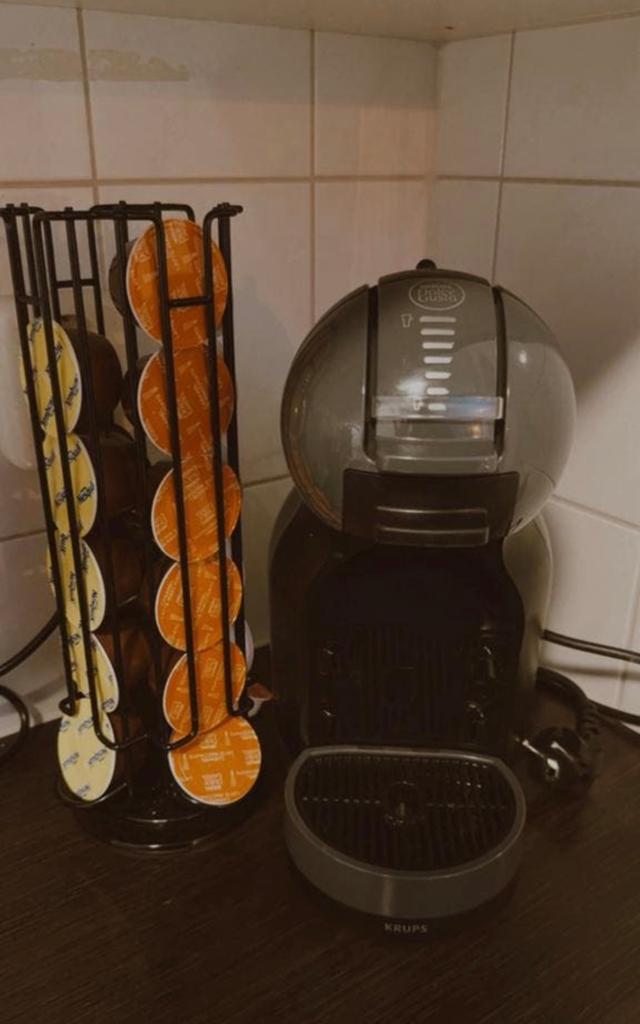 Dolce gusto krups met opbergrek, Ophalen of Verzenden, Nieuw, Koffiemachine