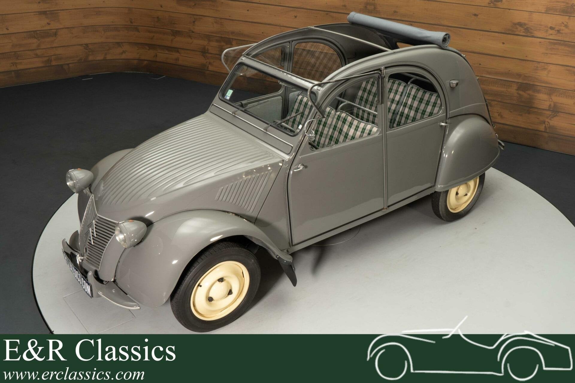 Citroën 2CV | Gerestaureerd | Zeldzaam oud type | 1953, Voorwielaandrijving, Stof, 4 stoelen, Handgeschakeld