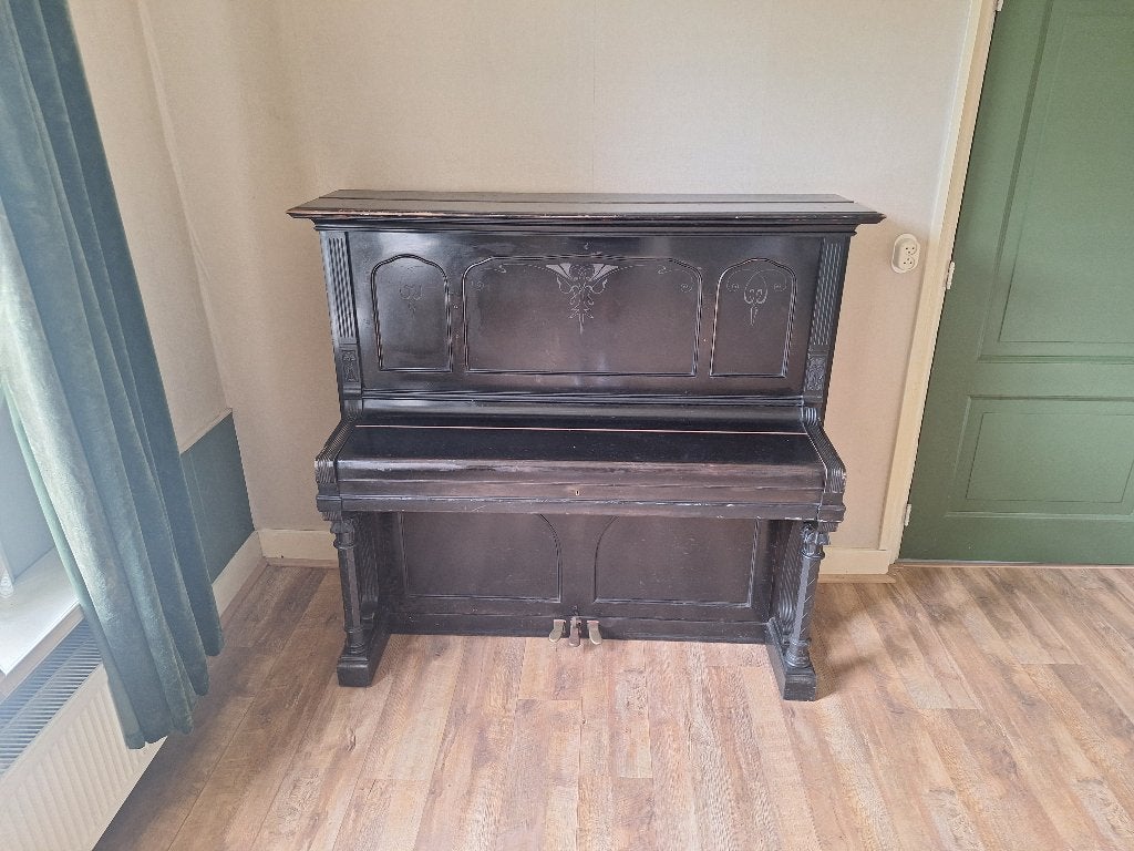 Klassieke oude piano, Muziek en Instrumenten, Piano's, Ophalen, Gebruikt, Zwart, Piano