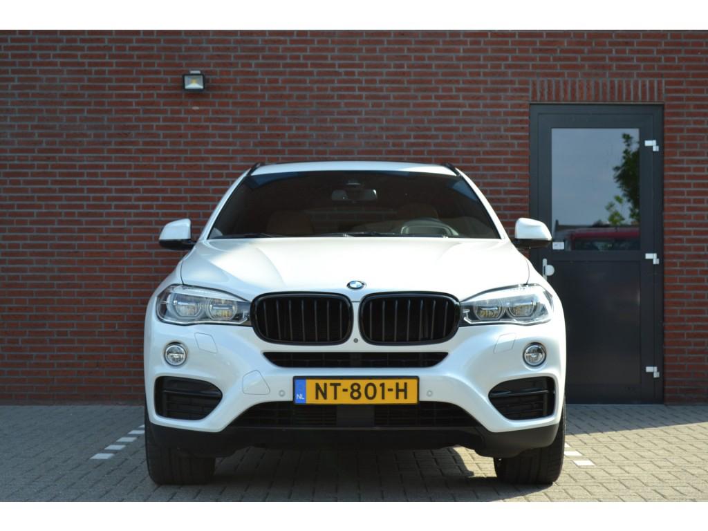 BMW X6 3.0 D Xdrive 40D AUT 2015 Wit, Auto's, BMW, Automaat, 2993 cc, 255 €/maand, 2080 kg