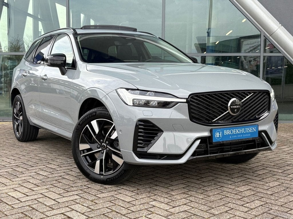 Volvo XC60 2.0 T8 Plug-in hybrid AWD Plus Dark 455pk Panoram, Auto's, Volvo, Automaat, Adaptive Cruise Control, Zwart, 4 cilinders