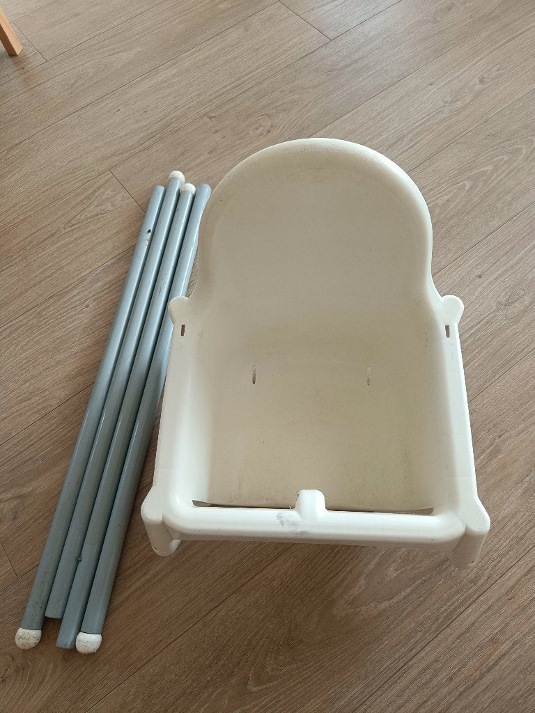 Gratis IKEA kinderstoel, Kinderen en Baby's, Ophalen, Gebruikt, Overige typen, Aanschuifbaar